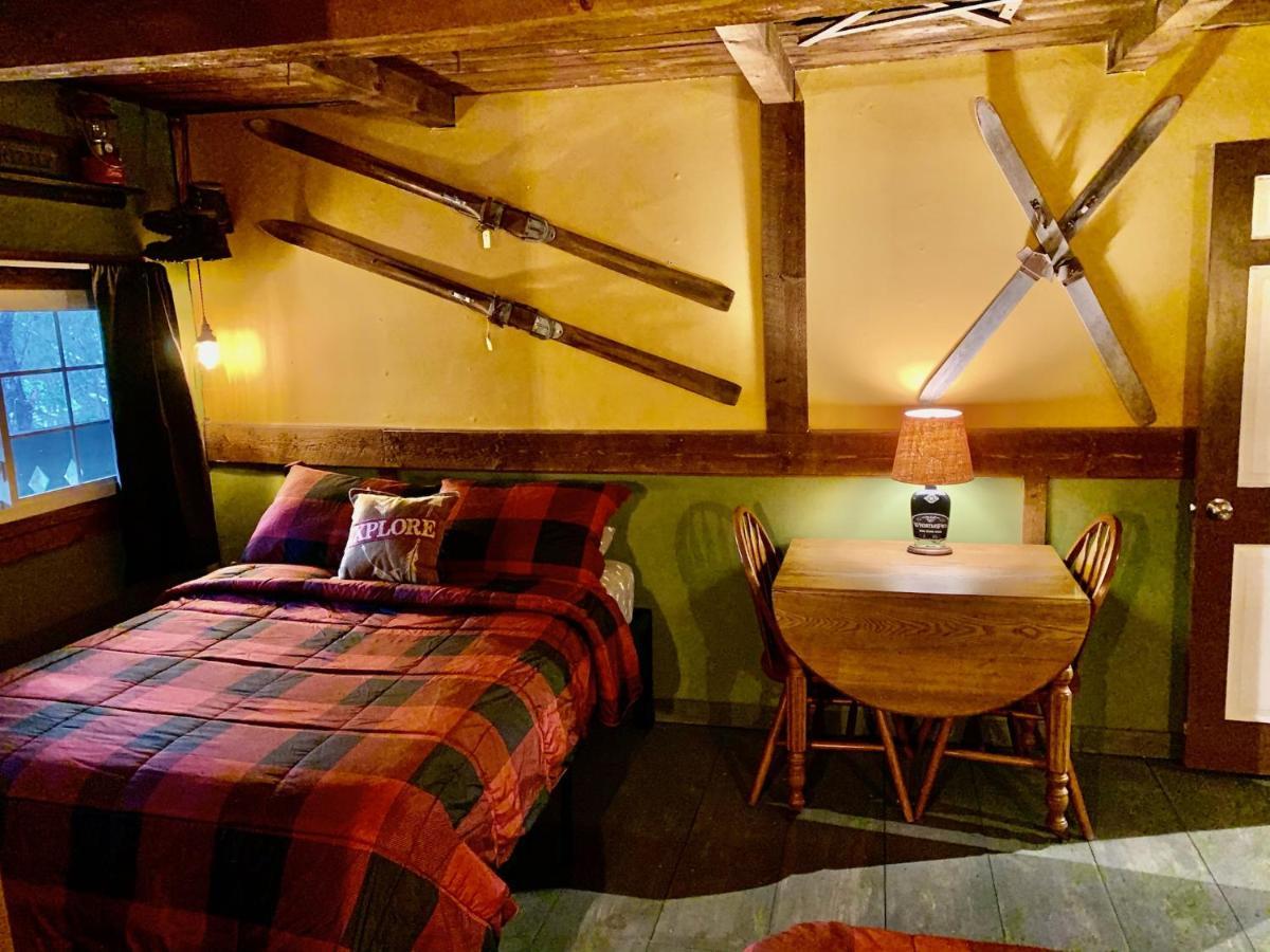 Grunberg Haus Inn & Cabins 워터베리 외부 사진